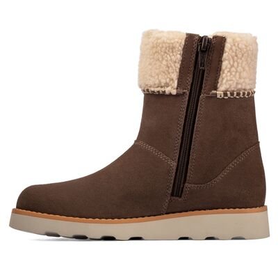 Clarks Crown Loop K walnut suede 26162081 - ΚΑΦΕ